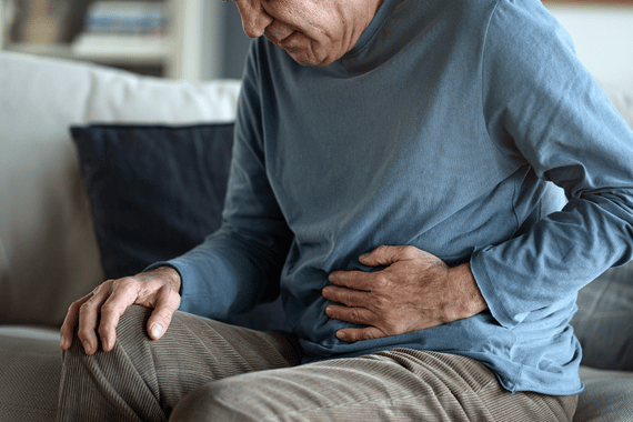 une personne âgée est victime d'une intoxication alimentaire